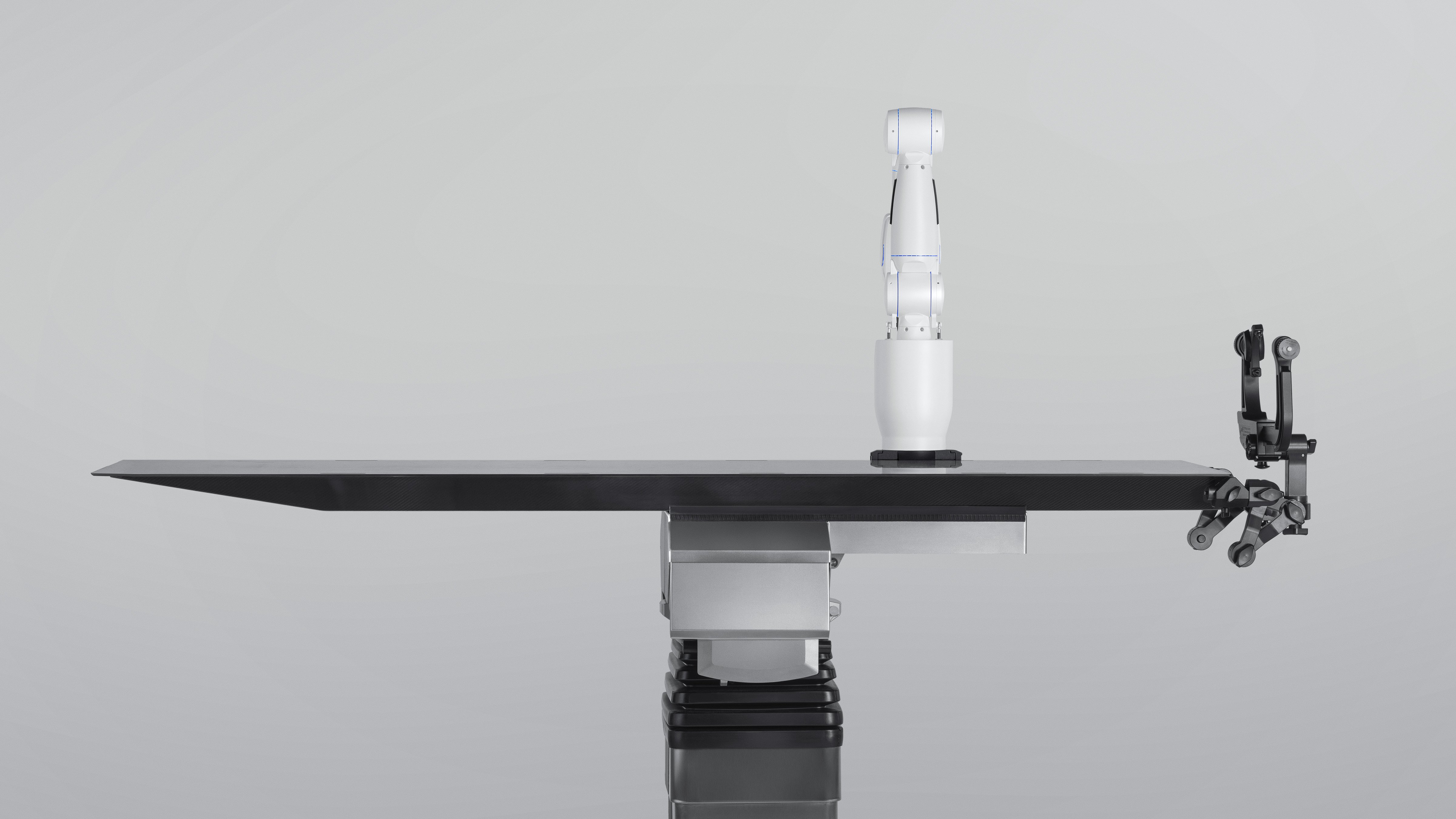 Cirq: Table-mounted with zero footprint