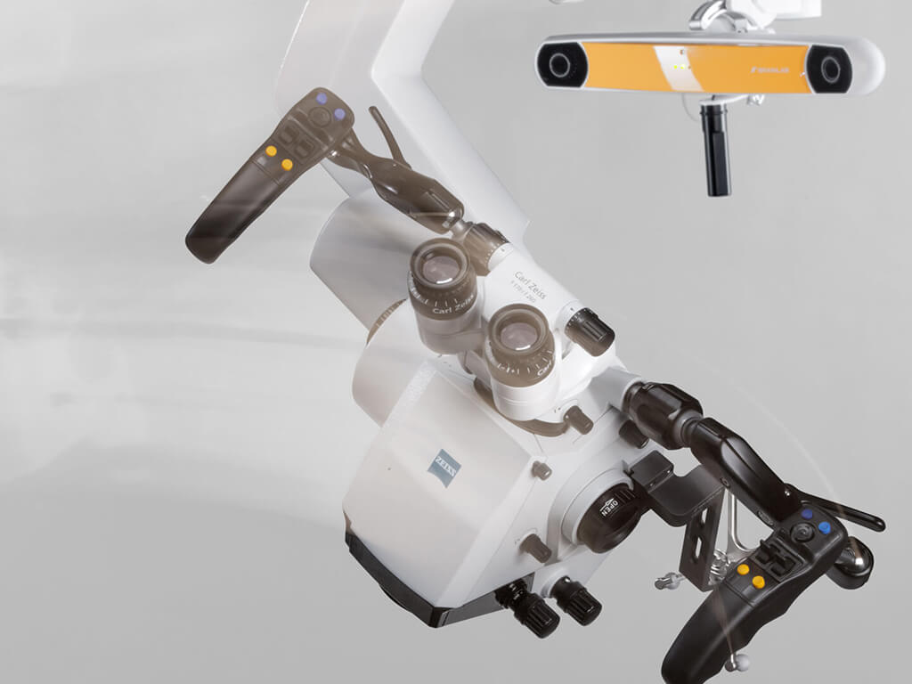 Robotic Alignment of the Brainlab Microscope Navigation
